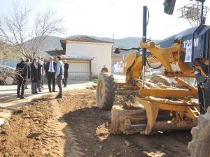 Esenköy Mahallesi'nde yollar yenileniyor