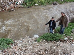 Menderes Nehri böyle kirletiliyor, kimse ‘DUR’ diyemiyor