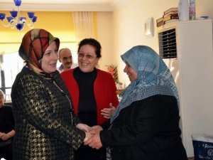 Ayyıldız, 8 Mart öncesi kadınlarla bir araya geldi