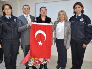 Dünya Kadınlar Gününde kadınlar kadına şiddete hayır dedi