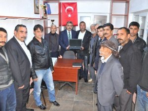 Alıcık, Rahvan Atçılar Derneği’ne laptop hediye etti