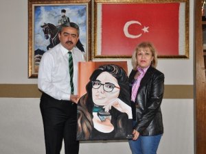 Ceyhan, Özgecan Aslan'ın portresini Alıcık’a teslim etti