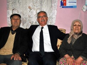 Başkan Kale, yaşlıları ziyaret etti