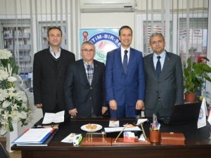 AK Parti’li Erürker Eğitim Bir-Sen'i ziyaret etti