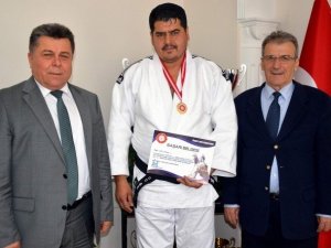 Aydınlı Sporcu Veteranlar Judoda Türkiye Şampiyonu oldu