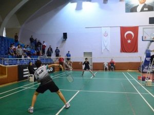 Badminton grup müsabakaları Aydın’da yapıldı