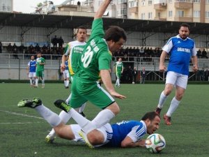 Kadıköyspor liderliğe aday