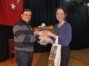 Paktuna: 'Anneler kendine güvenen çocuklar yetiştirmelidir'