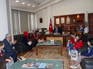 ‘Kırmızı’ Hayatın Rengi Oluyor