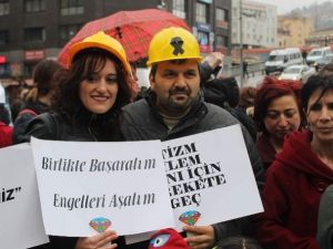 Otizm İçin Yürüdüler