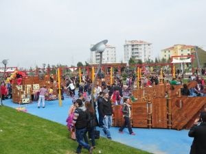 Büyükşehir 16 Bin Kişiyi Atatürk Kent Parkı’na Taşıdı