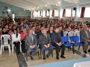Polisten Öğencilere Maket Uçak Kursu