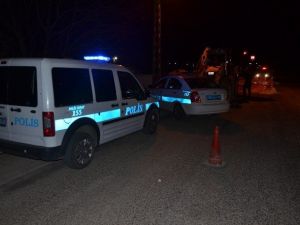 Motosikleti İle 4 Metrelik Çukura Uçtu