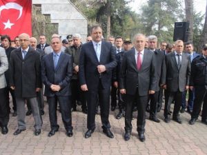 Şehit Polisler Mezarı Başında Anıldı