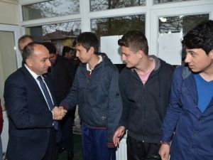 Başkan Üzülmez, Gençlere Konuk Oldu