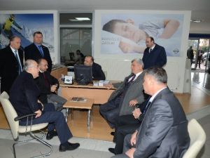 Karaosmanoğlu Ve Üzülmez’den Umre Ziyaretleri