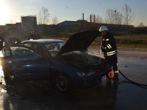 Tekirdağ’da Seyir Halindeki Otomobil Yandı