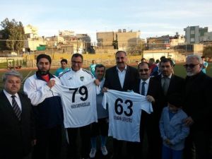 Kurumlar Arası Futbol Turnuvasında İlk Vuruşu Kaymakam Sarıfakıoğluları Yaptı
