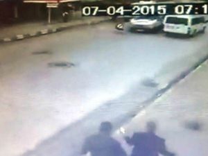 Okula Giden Öğrenciye Minibüs Çarptı