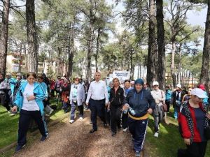 Denizli’de 3 Kimoletrelik "Sağlık Yürüyüşü"