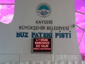 Buz Pateni Pistinde Kanser Haftası Etkinliği Yapıldı