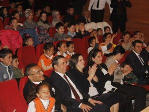 Hakkarili Çocuklardan Gangnam Style Dansı