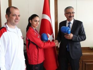 Avrupa 3.’süne Vali’den Ödül