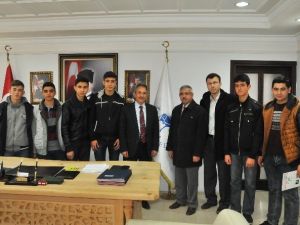 Öğrenci Ve Öğretmenlerden Başkan Akkaya’ya Ziyaret