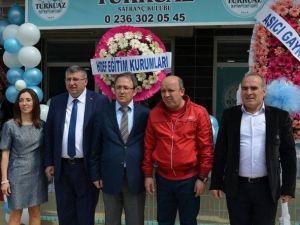 Manisa’da İki Doktor Satranç Kulübü Açtı