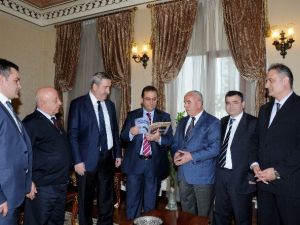 Merkez Valilerinden Nezaket Ziyareti
