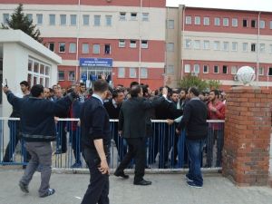 Adıyaman’da Karşıt Görüşlü Öğrenciler Arasında Silahlı Kavga