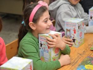 Çocuklar Kendi Kuklalarını Yaptı