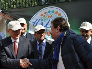 Taksim’de Vatandaşlara Künefe Dağıtıldı