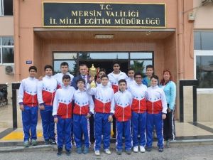 Barbaros Ortaokulu Erkek Basketbol Takımı Bölge Birincisi Oldu