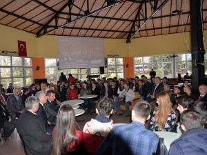 Vali, Öğrencilerle Bir Araya Geldi