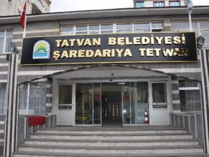 AK Partili Tatvan Belediyesi İki Dilli Tabelaya Geçti