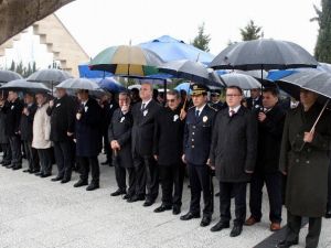 Şehit Polisler Mezarı Başında Anıldı