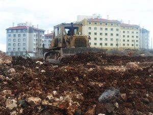 Çamurlu Mahallesi’nde Yol Açma Çalışmaları Başladı
