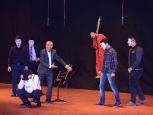 ’Türk Dünyası Tiyatro Günleri’ Başladı