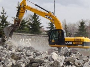 Kars Atatürk Stadı’nın Yıkımına Başlandı
