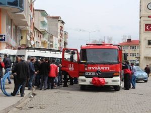 Mazagala Ayağı Sıkışan Çocuğun Yardımına İtfaiye Ekibi Yetişti