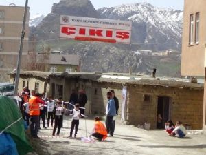 Hakkari’de Oryantiring Yarışması Yapıldı