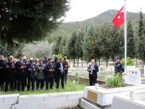 Şehit Polisler Mezarı Başında Anıldı