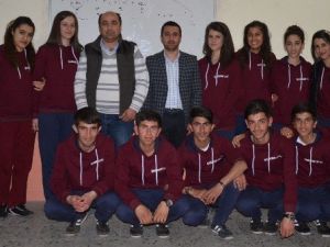 Çağatay’dan Halkoyunları Ekibine Destek