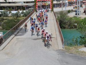 Uluslararası Mersin Bisiklet Turu Başladı