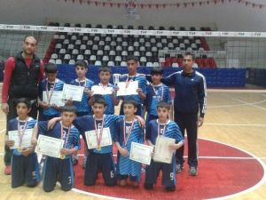 Tatvanlı Öğrenciler Voleybolda Türkiye Finaline Kaldı