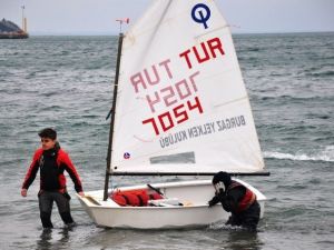 Minik Yelkenciler Marmara Denizi’nde Yelken Açtı