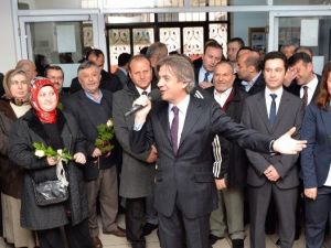 Miniklerden Başkan Demircan’a Yoğun Sevgi Seli