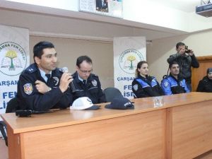 Polisin Öğrencilerle Renkli Sohbeti