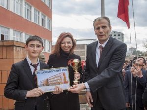 Başarılı Öğrenciler Her Hafta Ödüllendiriliyor